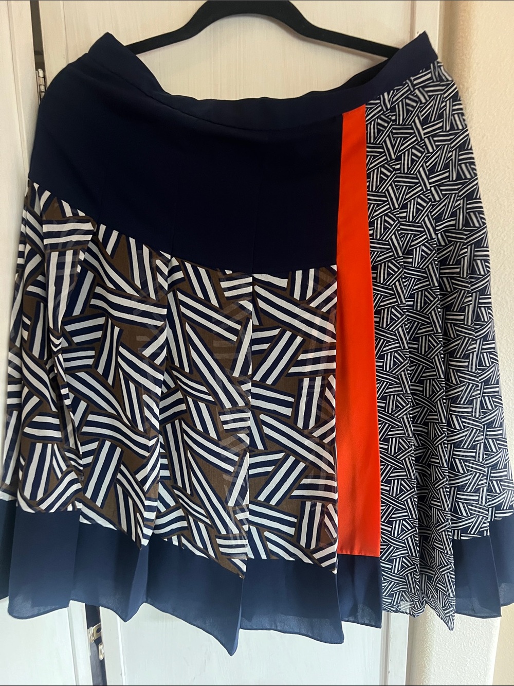 Diane von Furstenberg Navy, orange and khaki Geo-Print Flare Skirt - Women sz 12